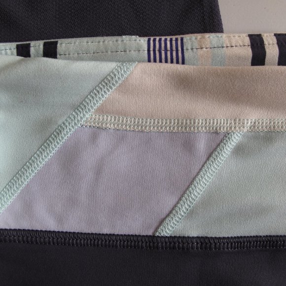 LULULEMON Run Crop Inspire Midnight Blue and Paste - Picture 3 of 8